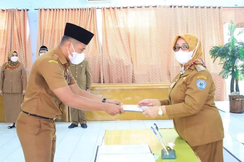 Wabup Labuhanbatu Lantik 7 Pejabat Administrator dan Pengawas Disdukcapil