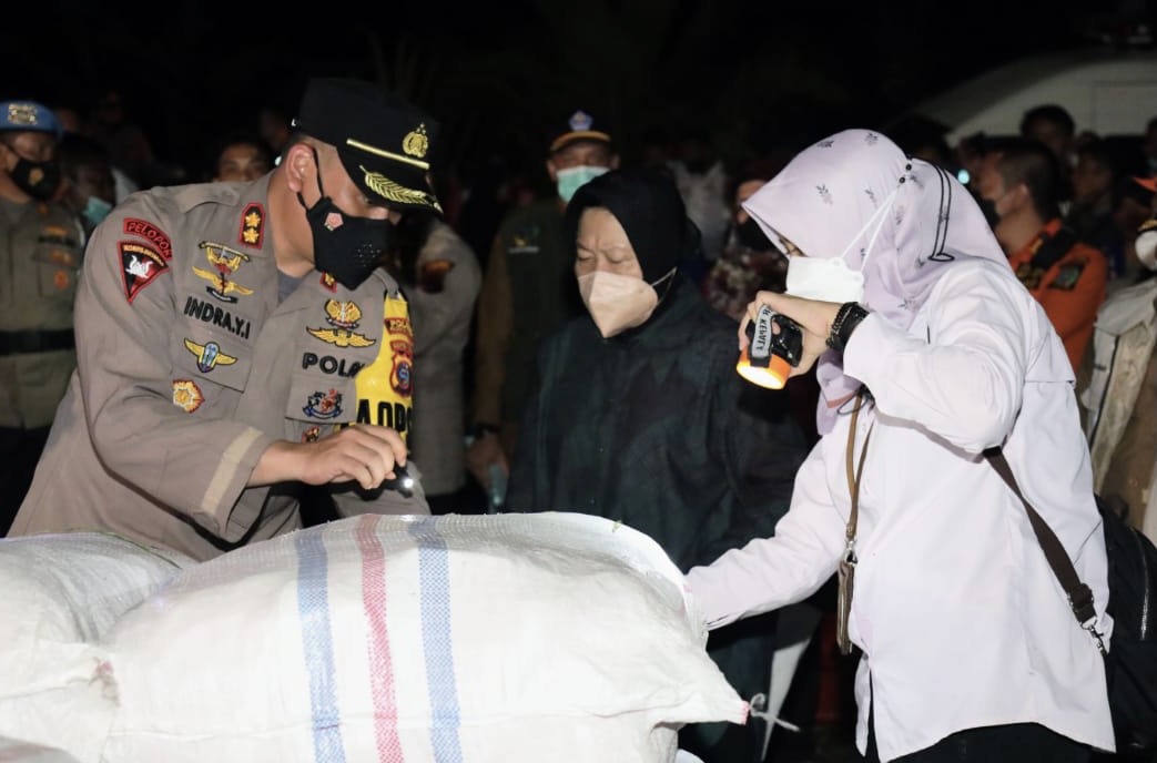 Pastikan Kebutuhan Dasar Terpenuhi, Mensos Risma Kunjungi Korban Banjir di Padanglawas