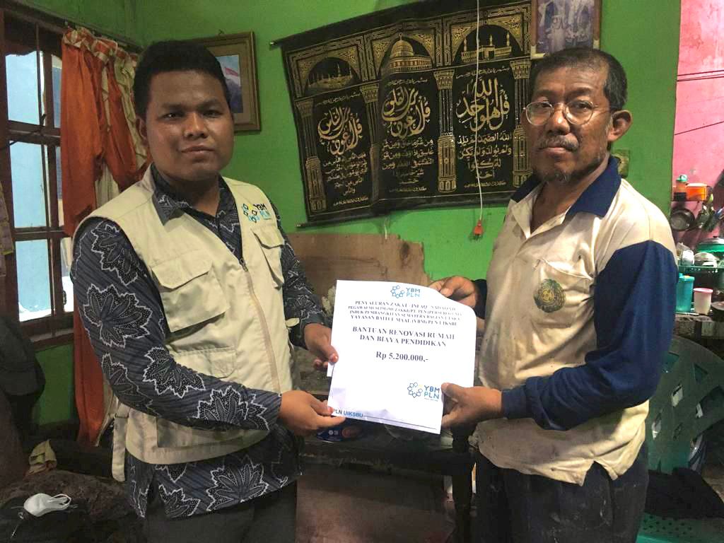 YBM PLN UIKSBU 'Bedah Rumah' Warga di Padangbulan Medan