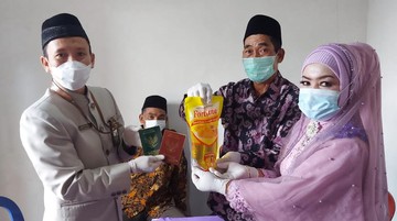 Pengantin di Ponorogo Jadikan 1 Liter Minyak Goreng sebagai Maskawin
