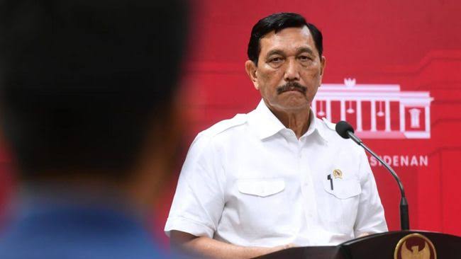 Luhut Tegur Keras Orang yang Antivaksin Covid-19