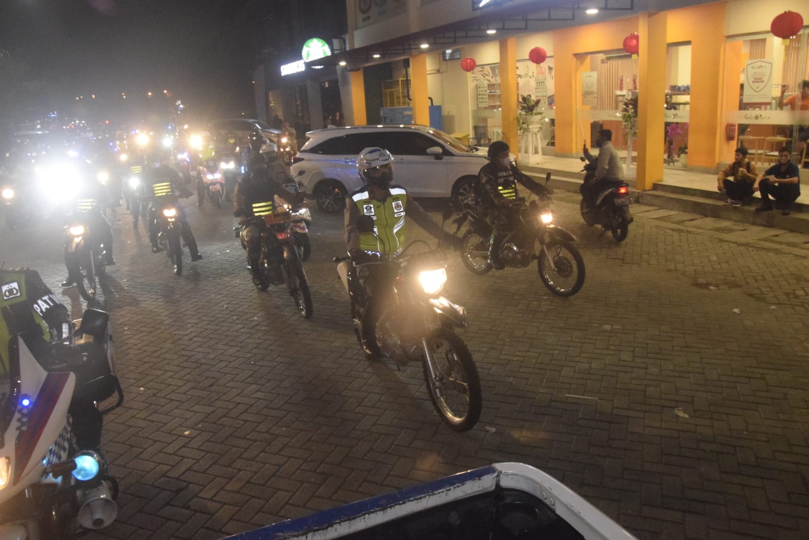 Pastikan Malam Imlek Kondusif, Wakapolda Sumut dan Kasdam I/BB Gelar Patroli Skala Besar