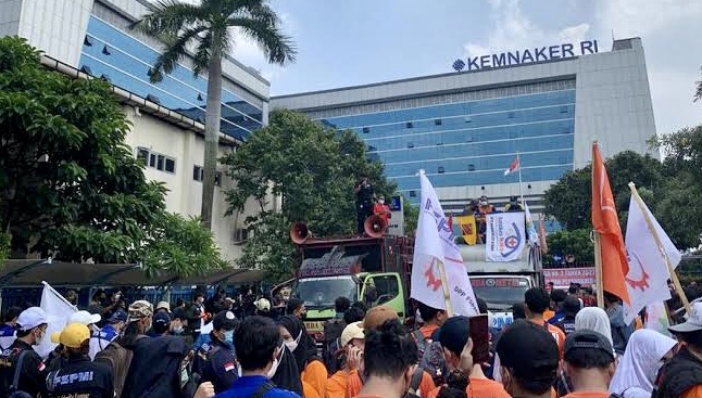 Kawal Demo Buruh di Kemnaker, 800 Aparat Gabungan Dikerahkan