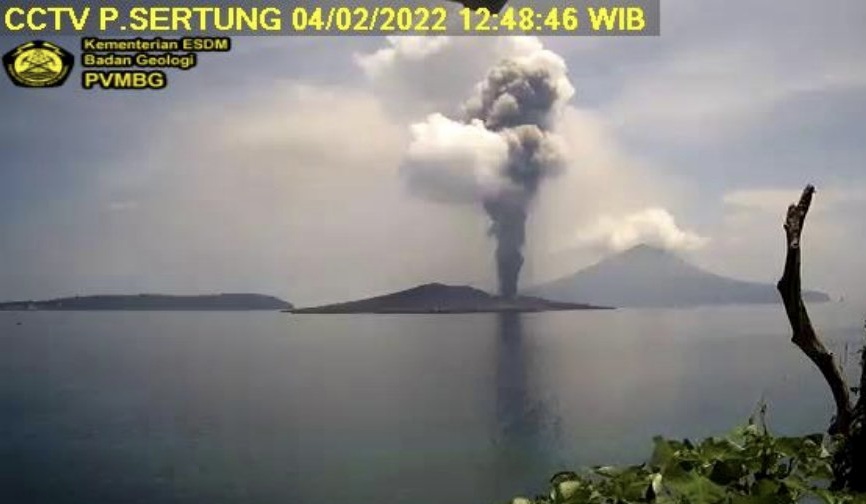 Erupsi 9 Kali, Masyarakat Diharapkan Tidak Berada di Radius 2 Kilometer Gunungapi Anak Krakatau