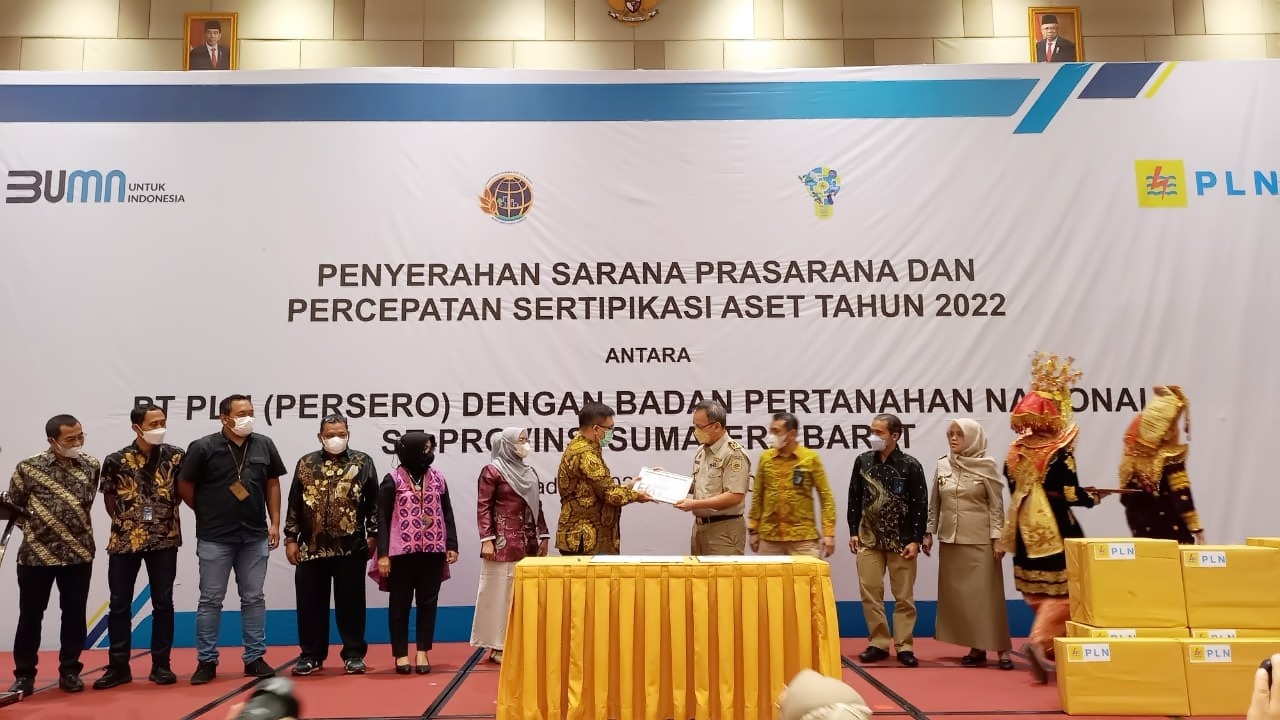 Serahkan Bantuan Sarpras, PLN Dukung Kinerja BPN dan Kantah se-Sumbar