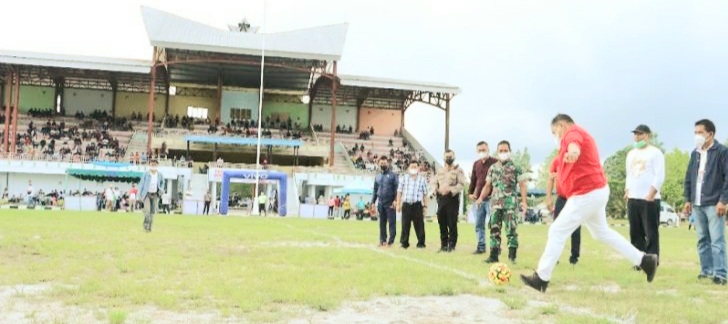 Perebutkan Piala Erik Thohir, Turnamen GKT Cup 2022 Dibuka Bupati Dairi