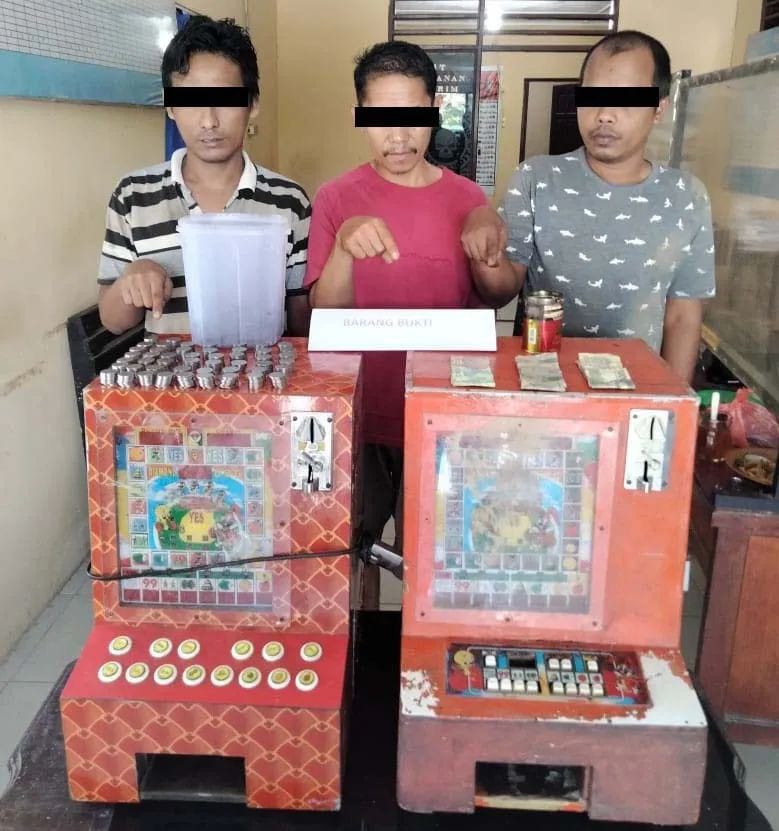 Lagi Asik Main Judi Mesin Jackpot, 3 Warga Panai Tengah Diringkus Polisi