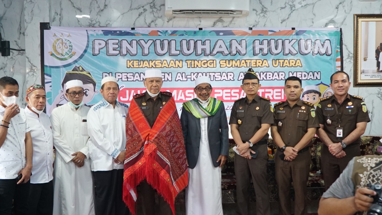 Jaksa Masuk Pesantren, Pesan Kajatisu Idianto ke Pengasuh di Hadapan Santri...