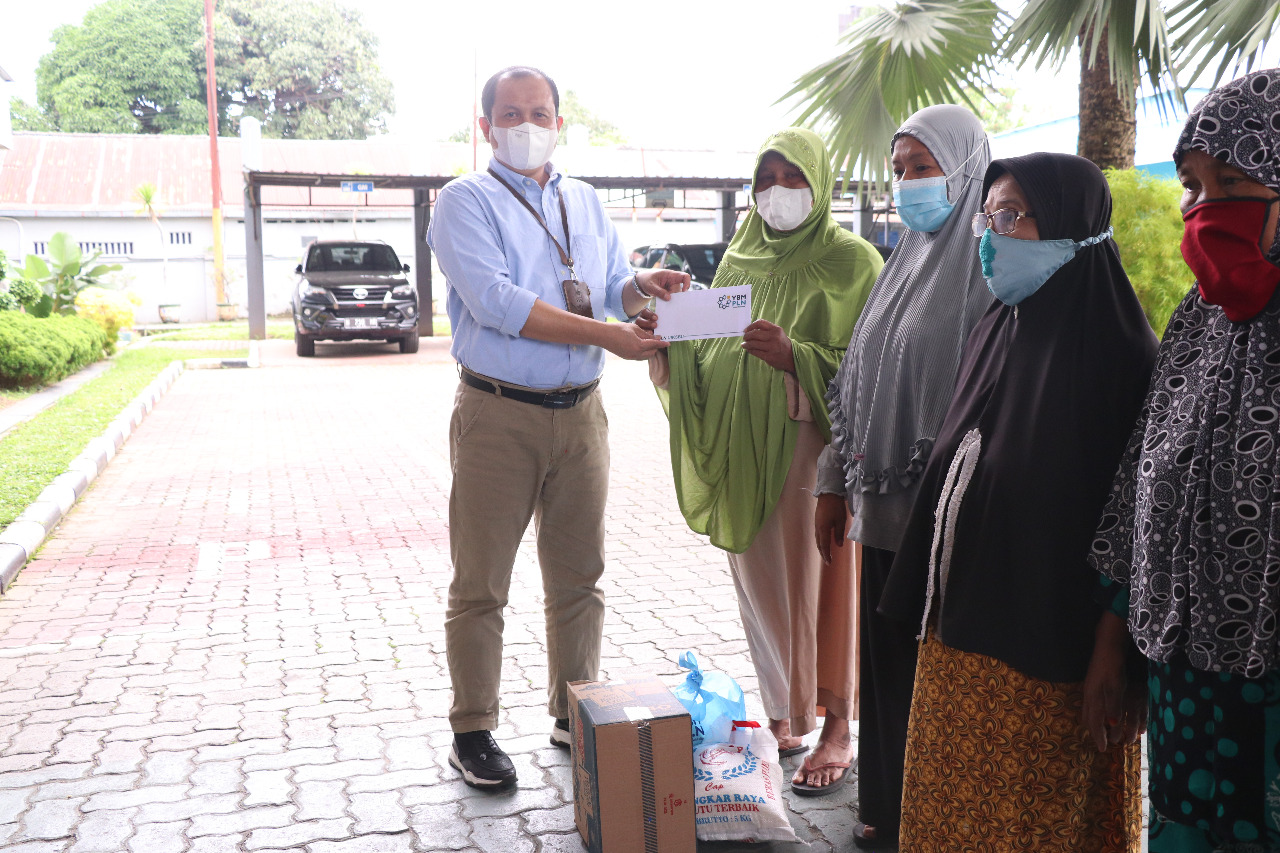 Sambut Ramadan 1443 H, YBM PLN UIKSBU Salurkan Sembako untuk Dhuafa