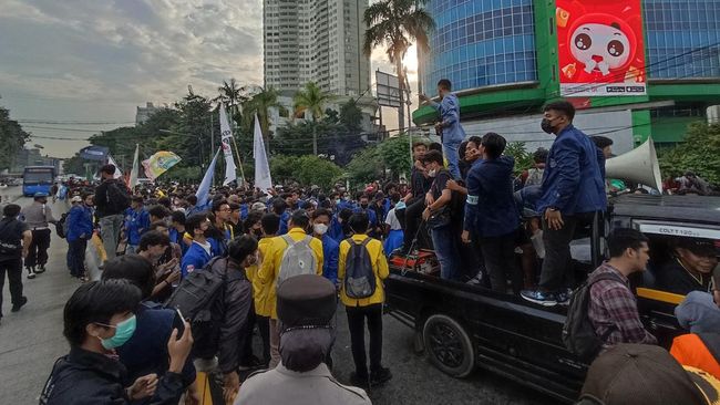 Tolak Penundaan Pemilu, Mahasiswa Demo di Bundaran Bank Indonesia