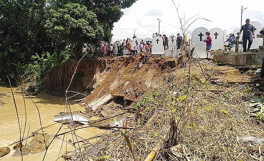 Akibat Erosi Sungai, 12 Kuburan di TPU Kristen Simalingkar B Amblas