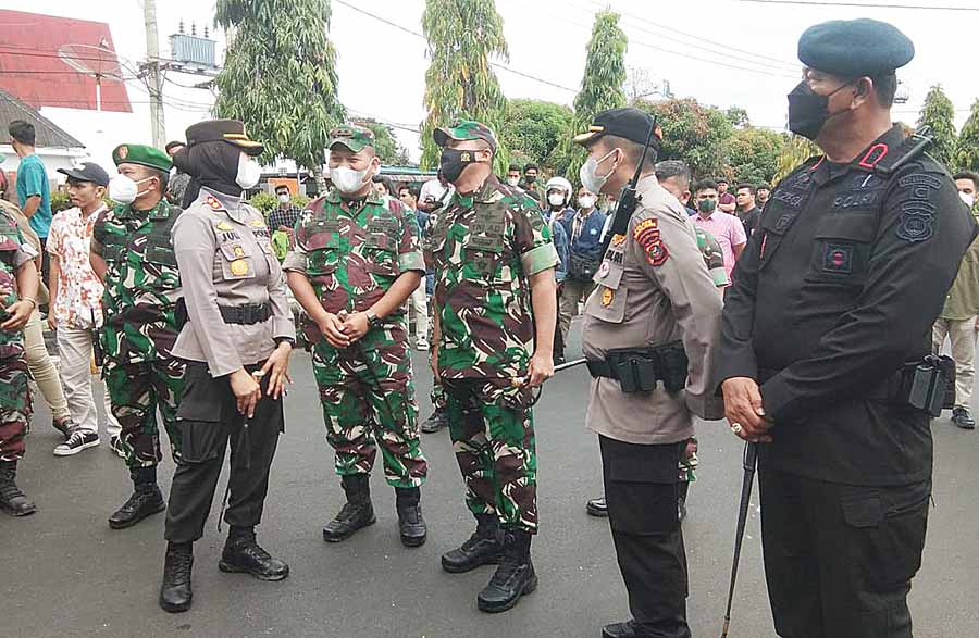 Ribuan Mahasiswa di Padangsidimpuan Gelar Aksi Unras