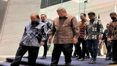 SBY Ajak AHY Temui Surya Paloh di NasDem Tower