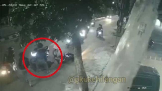 Viral Remaja Dikeroyok di Pekanbaru, Polisi Buru Pelaku