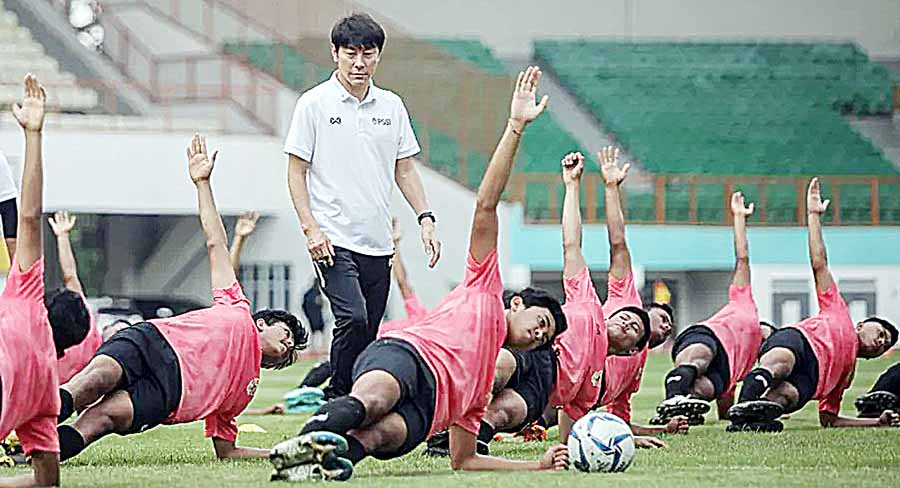 Berhentikan Latihan Saat Adzan, STY Mulai Terbiasa Budaya Islam di Indonesia