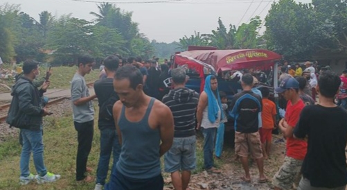 9 Tewas dalam Kecelakaan Odong-Odong Vs Kereta Api di Serang : 6 Ibu-ibu, 3 Bocah   