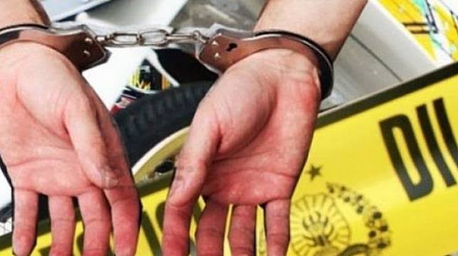 Polisi Tangkap Pria Berompi ‘Polisi’ yang Tusuk Ibu dan Anak di Bekasi