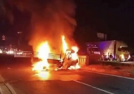 Mobil Pikap Terbakar di Subang, 4 Penumpang Tewas