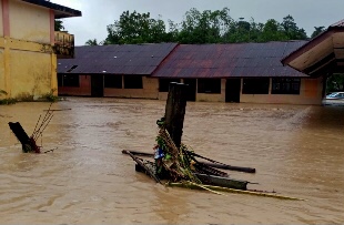 Banjir Rendam Ratusan Rumah di Maluku Tengah, Tak Ada Korban Jiwa