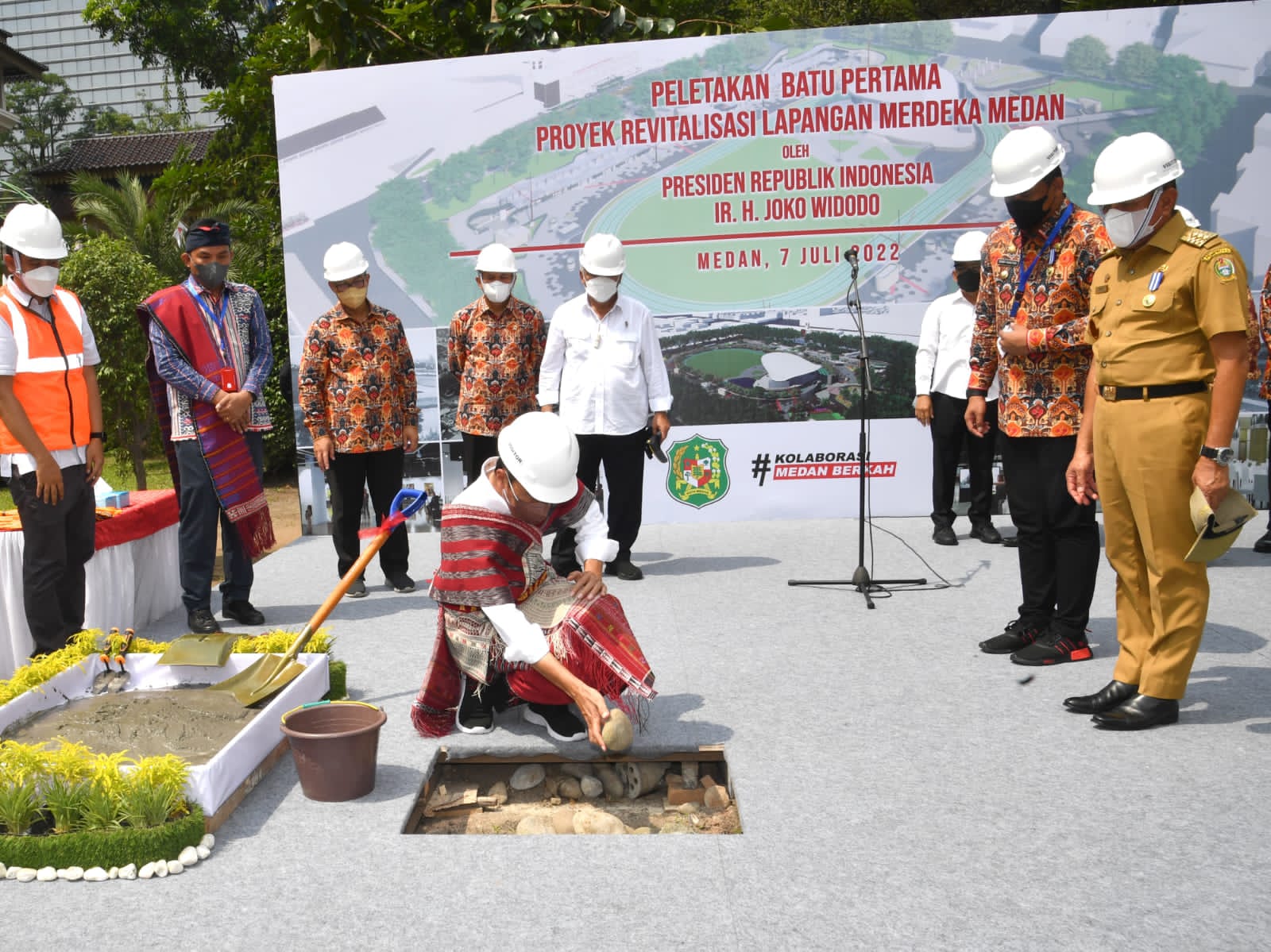 Presiden Jokowi Letakkan Batu Pertama, Revitalisasi Lapangan Merdeka Dimulai