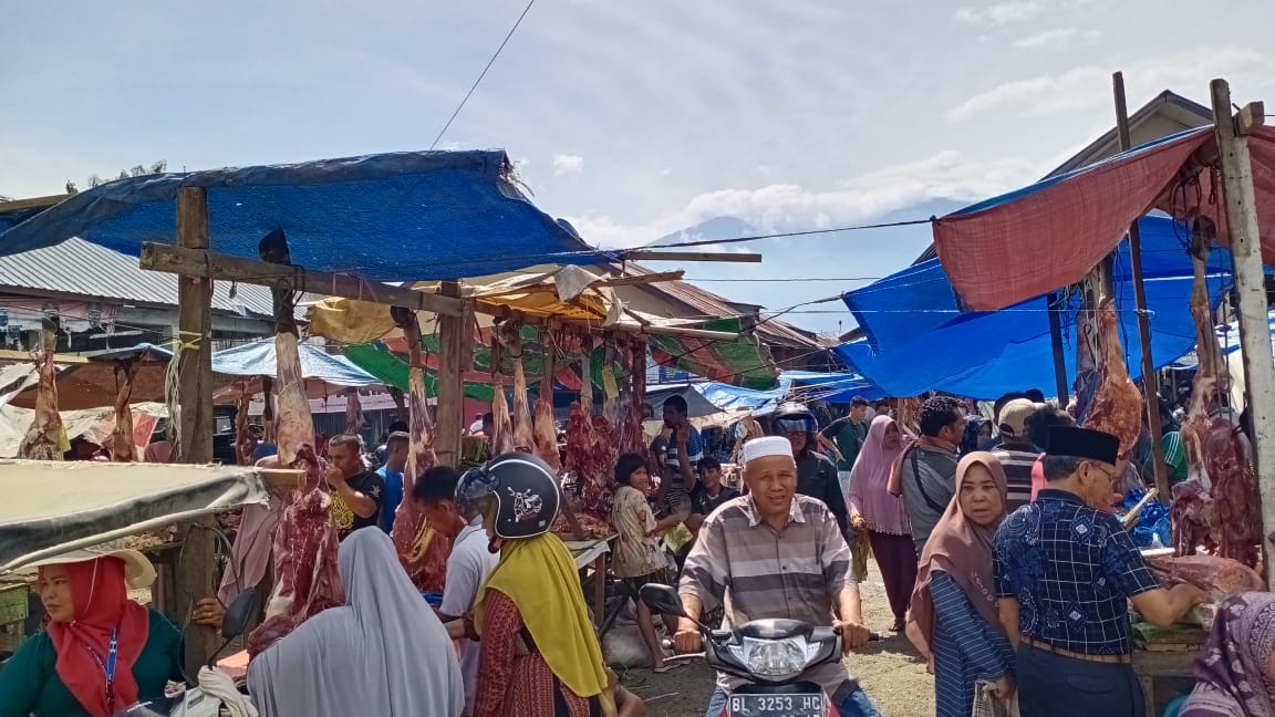 Di Tengah Wabah PMK, Daging Sapi Segar Tetap Ramai Peminat di Aceh Tenggara
