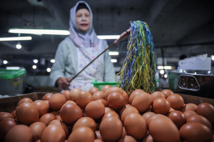 Harga Telur Ayam Melambung, Pedagang di Karawang Tutup Sementara