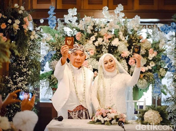 Viral Momen Nenek Nikah Lagi, Netizen: Nenek Gaul