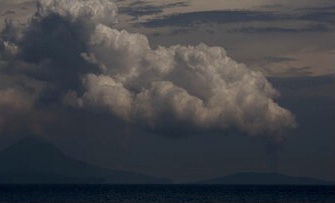 Erupsi Ketiga Kalinya, Gunung Anak Krakatau Semburkan Abu Setinggi 700 Meter