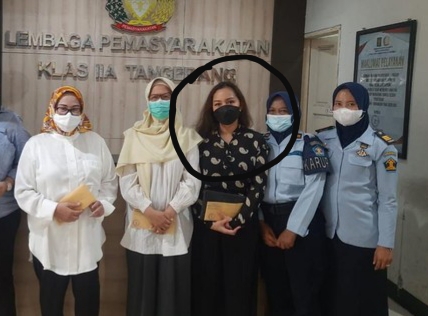 Bebas Bersyarat, Pinangki Tampil Beda Saat Keluar dari LP Kelas II A Tangerang