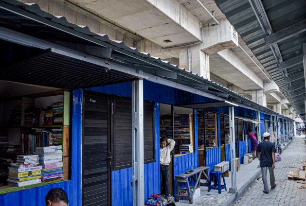 Pedagang Buku Bekas Lapangan Merdeka Pindah ke Lokasi Baru