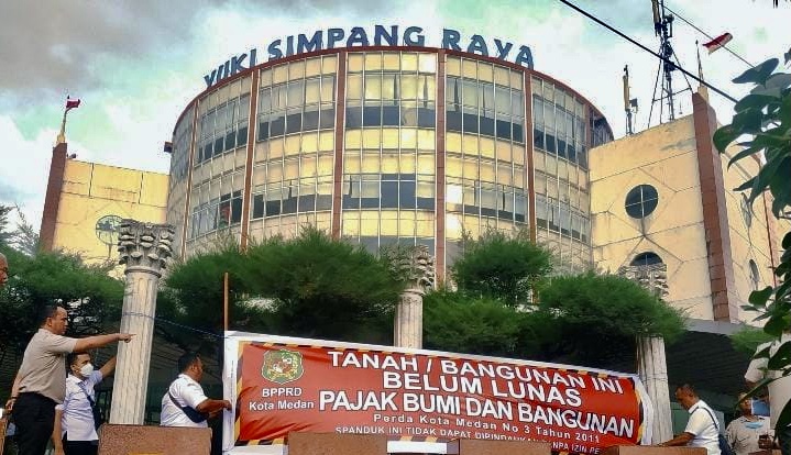 Tak Bayar Pajak hingga Rp1 Miliar, Mall Yuki Simpang Raya Disegel