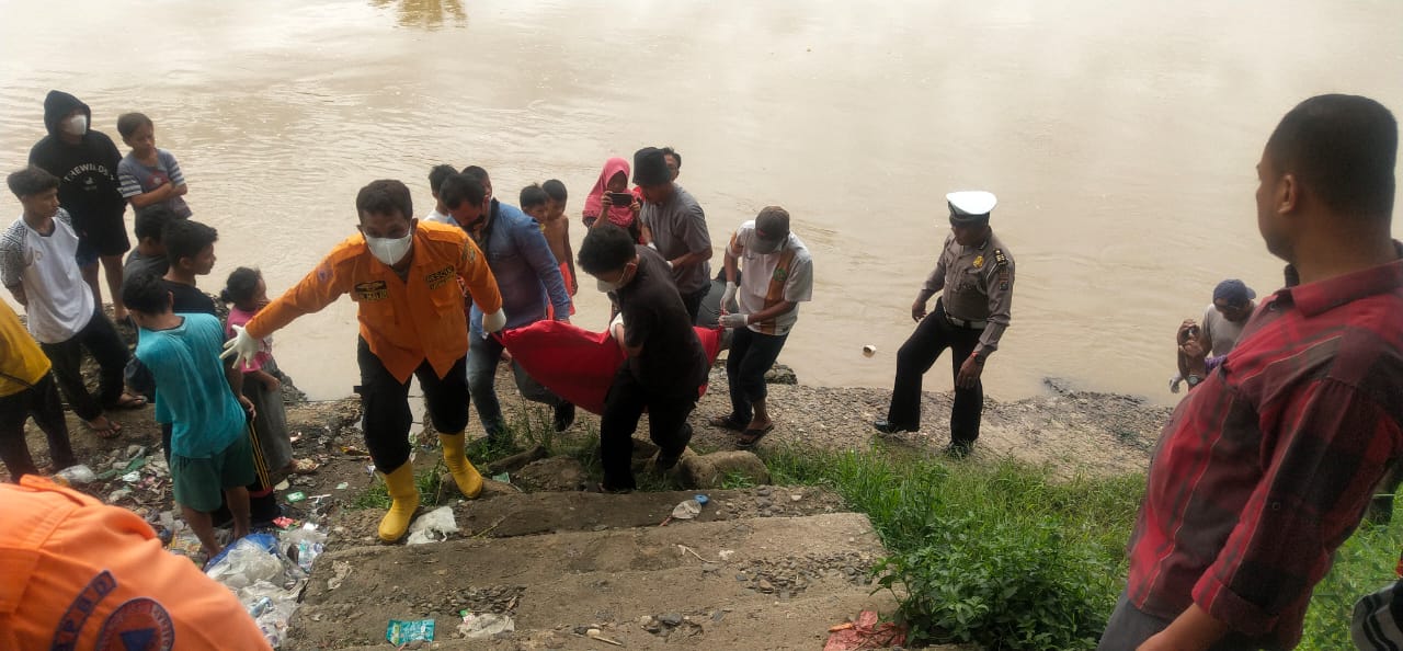 Hilang 5 Hari, Seorang Remaja Ditemukan Tewas Mengambang di Sungai Barumun 