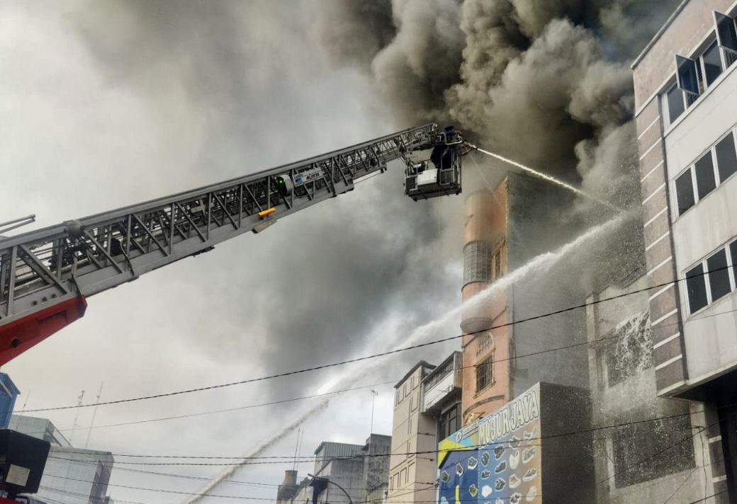 Kebakaran Toko Sepatu di Medan, Diduga Korsleting Listrik