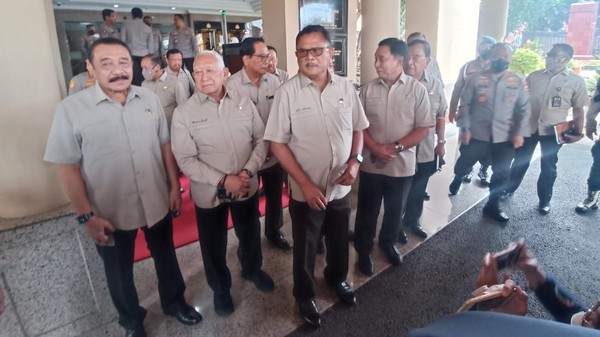 Datangi Mabes Polri, Para Mantan Kapolri Dukung Jenderal Sigit Benahi Institusi