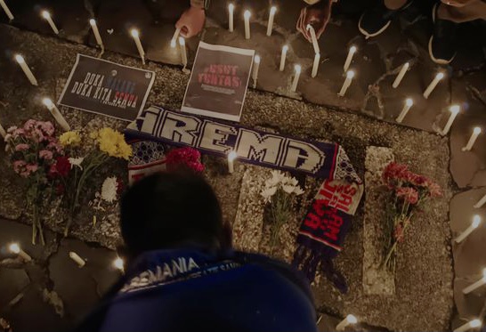 Suporter Sepak Bola di Medan Gelar Aksi 1000 Lilin untuk Korban Tragedi Kanjuruhan