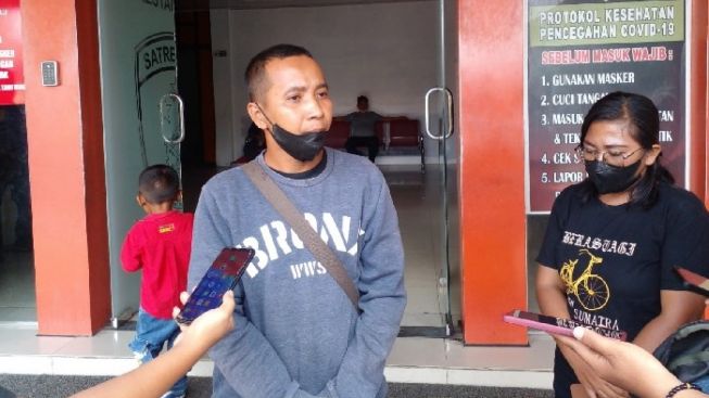 Sejumlah Pria Mengaku Polisi Coba Rampas Motor Warga di Medan, Anak Korban Terluka