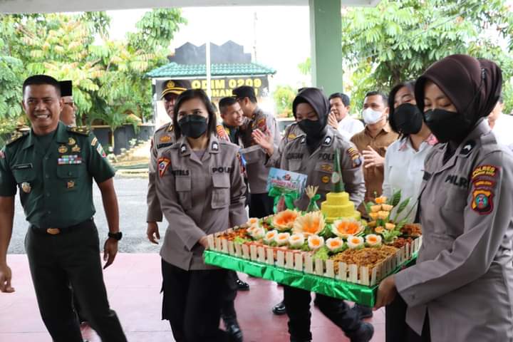 Polres Labuhanbatu "Geruduk' Kodim 0209/LB, Lho...Ada Apa??