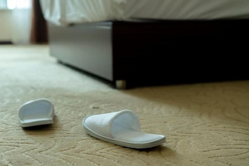 Pasangan Belum Nikah Check-In di Hotel Bisa Dipidana, Ini Kata Netizen