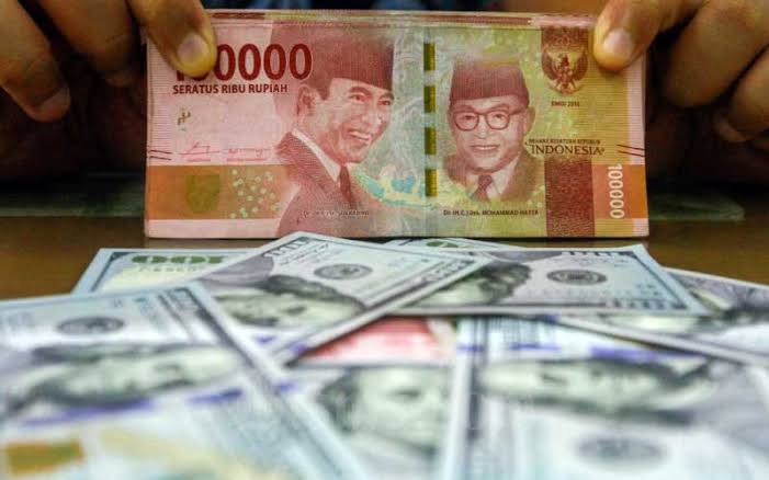 Ambles! Rupiah Tembus Rp 15.700 per Dollar AS