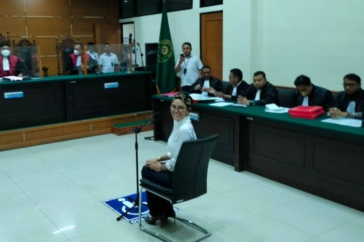 Jalani Sidang Hari ini, Nikita Mirzani Didakwa Pasal Pencemaran Nama Baik dan UU ITE