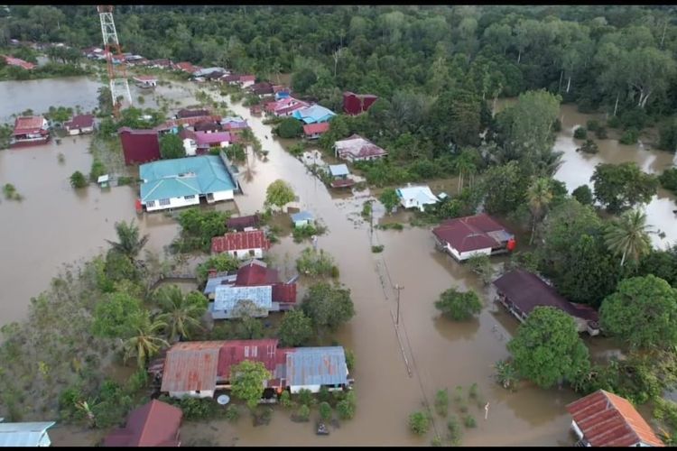 Banjir Rendam 11 Kecamatan di Kapuas Hulu, 3.612 Rumah Tergenang