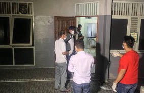 Polisi Temukan Bungkus Makanan Saat Olah TKP di Rumah Keluarga yang Tewas di Kalideres