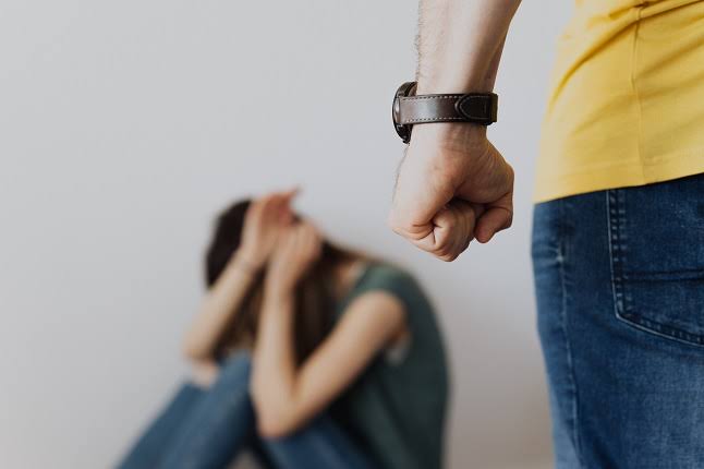 Viral Suami di Tangsel Cekik hingga Injak Leher Istri, Pelaku Ditangkap