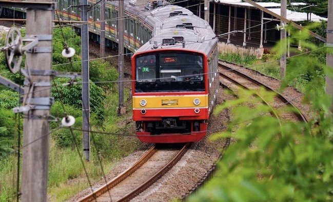 KRL Anjlok di Stasiun Kampung Bandan Jakut