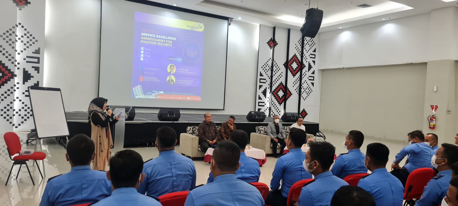 AVSEC KNIA Ikuti Pelatihan Service Exellence Improvement for Airport Security