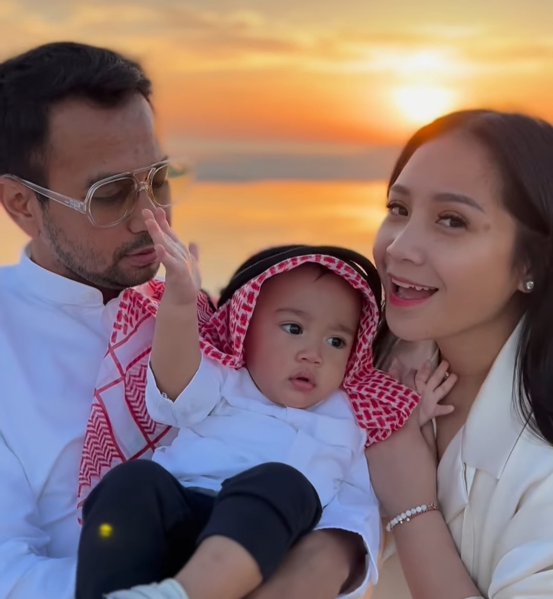 Rayyanza Malik Ahmad Rayakan Ulang Tahun Pertama di Qatar