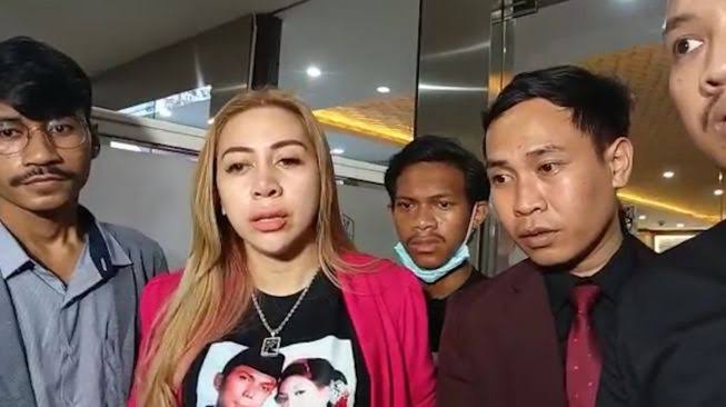 Heboh! 3 Wanita Mengaku Istri Sah, AKBP Aris Rusdianto Jadi Rebutan