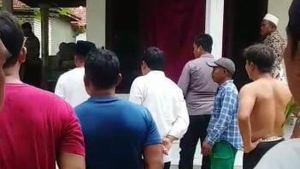 Diduga Korban Pembunuhan, Guru Mts di Sampang Tewas Bersimbah Darah