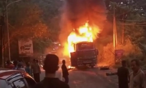 Bus Pariwisata Bawa Rombongan Anggota DPRD Kuansing Terbakar di Sawahlunto