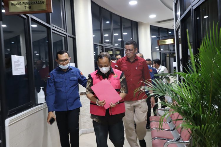 Ditahan! 2 Mantan Petinggi PT Surveyor Indonesia Jadi Tersangka Korupsi Skema Kredit Ekspor Sapi-Rajungan